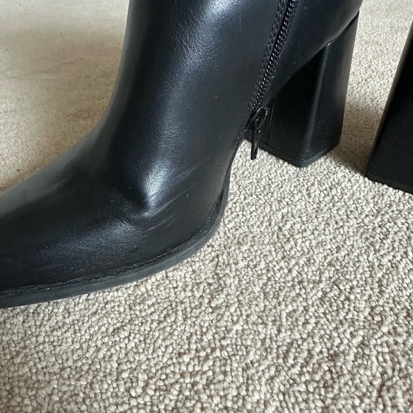 Madden Girl Elegant Black Ankle Boots - Picture 4 of 6